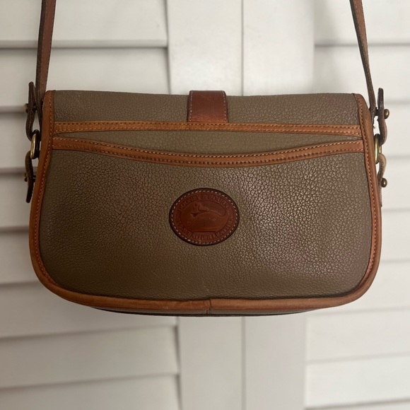 Vintage DOONEY & BOURKE Over & Under Taupe / English Tan Crossbody Bag - Picture 4 of 10